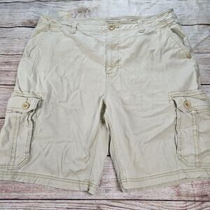Old Navy Men's Shorts Tan Cargo Khakis Size 38 9" Inseam